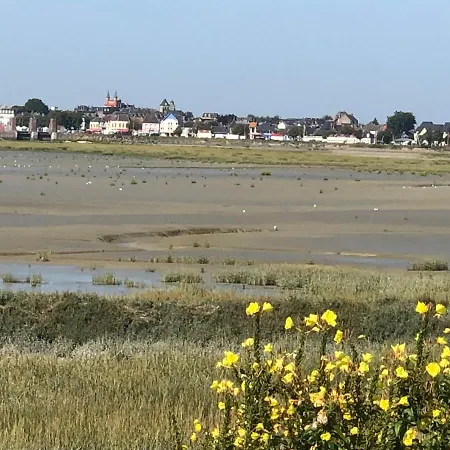 La Maison D'henri بيت للعطل *